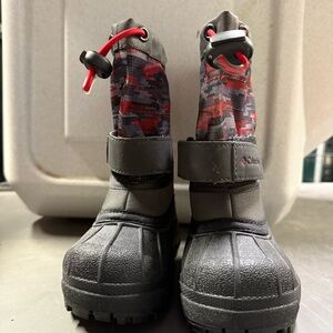 Columbia Kids' Gray‎ and Red Snow Boots sz 5